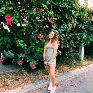 Meet your Posher, Ava